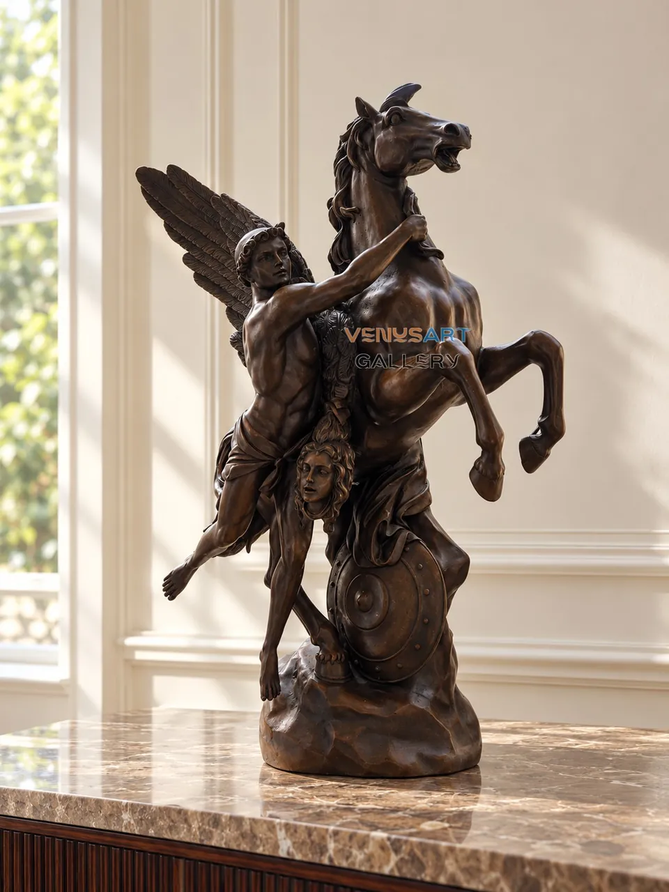 Figura alada con caballo encabritado